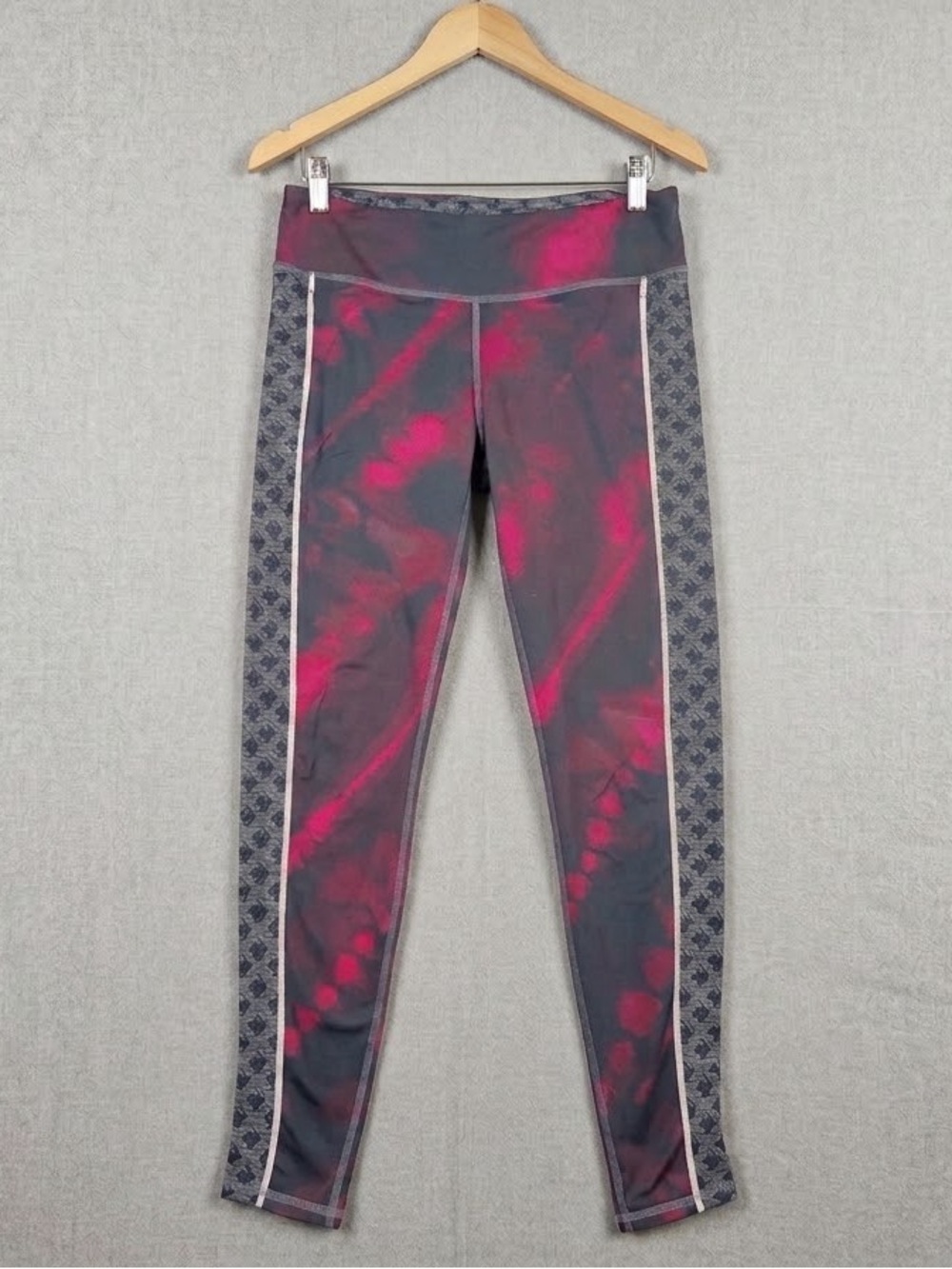 Rabbit Running Tie-Dye Artsy Leggings Navy Blue Magenta size small/medium